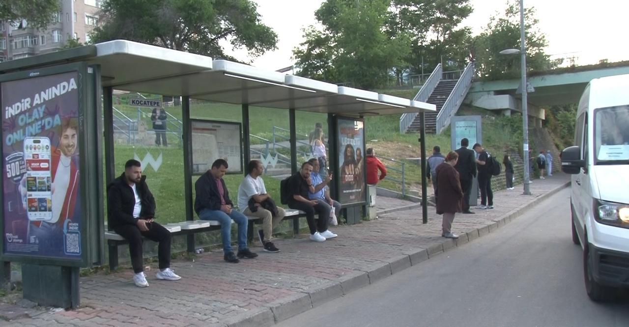 Stranded residents gather near a bus station in Istanbul, Türkiye on May 22, 2025. (IHA Photo)