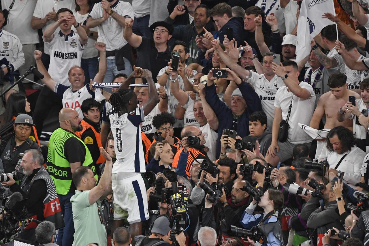Tottenham Hotspur players including Malian midfielder #08 Yves Bissouma celebrate after the UEFA Europa League final football match between Tottenham Hotspur and Manchester United at the San Mames stadium in Bilbao on May 21, 2025. (AFP Photo)