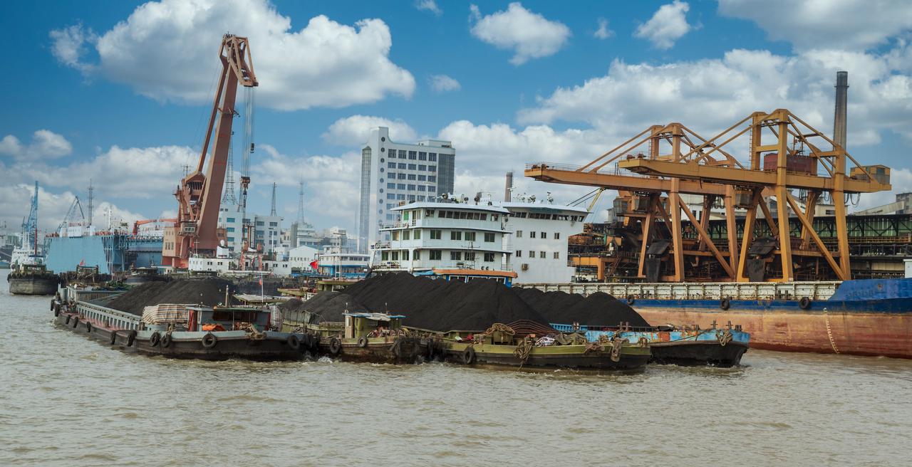 File photo shows rare earth elements being loaded onto a cargo ship in China, accessed on May 22, 2025. (Adobe Stock Photo)