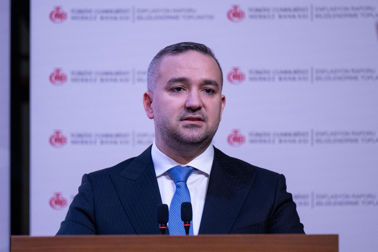 CBRT Governor Fatih Karahan speaks at a press conference on the central bank’s 2nd Inflation Report of 2025 in Istanbul, Türkiye, on May 22, 2025. (AA Photo)