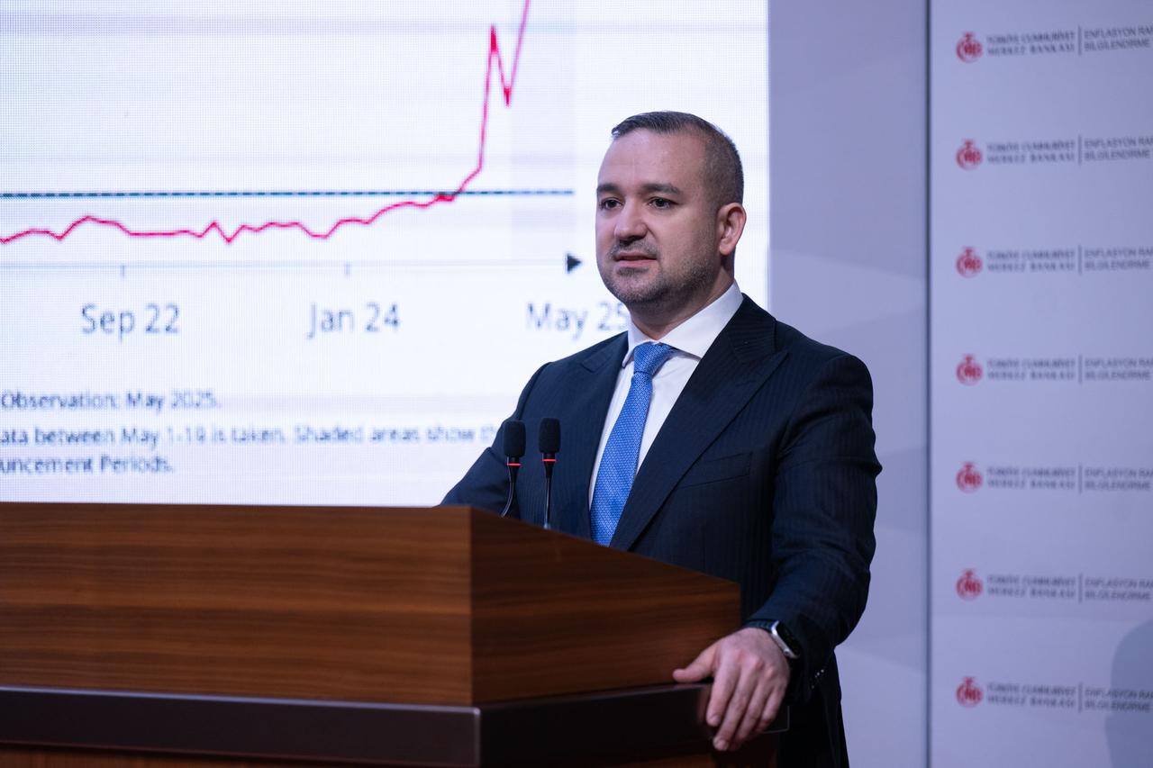 Turkish Central Bank Governor Fatih Karahan delivers a speech during the Inflation Report Briefing held at the Istanbul Finance Center, Türkiye, on May 22, 2025. (AA Photo)