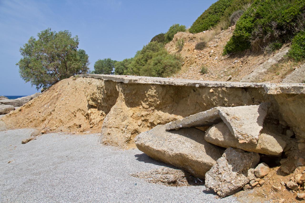 Aegean quake poses little risk due to depth and distance: Experts