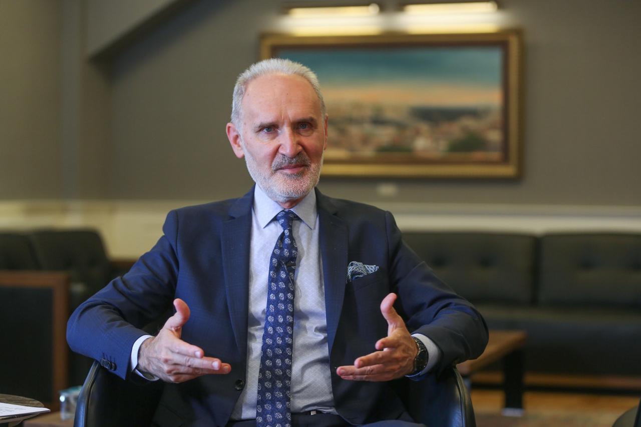 File photo shows Istanbul Chamber of Commerce Chairman Sekib Avdagic speaking during an interview in Istanbul, Türkiye, accessed on May 23, 2025. (IHA Photo)