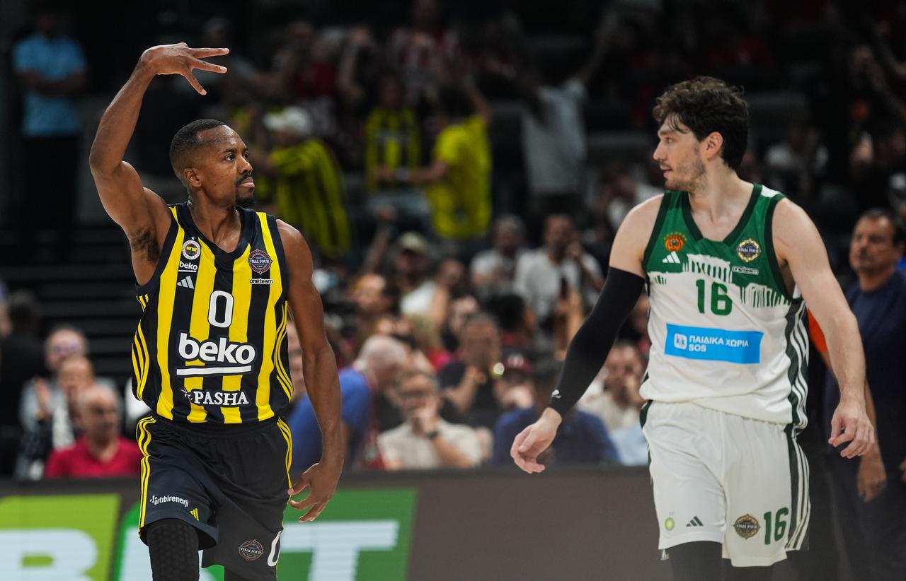 Fenerbahce beats 'hater' coach Ataman's Panathinaikos — reaches Euroleague finals
