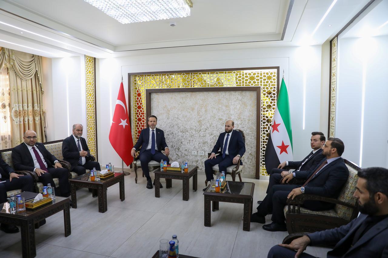 DAMASCUS, SYRIA - MAY 22: Turkish Minister of Energy and Natural Resources Alparslan Bayraktar (3rd from left) meets with his Syrian counterpart Mohammad Bashir (4th from right) during an official visit in Damascus, Syria on May 22, 2025. ( ?zettin Kas?m - Anadolu Agency )
