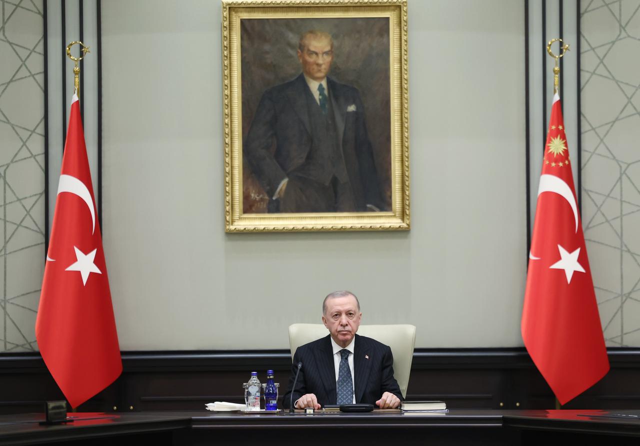 ANKARA, TURKIYE - MAY 22: (----EDITORIAL USE ONLY - MANDATORY CREDIT -  TURKISH PRESIDENCY / MURAT KULA / HANDOUT - NO MARKETING NO ADVERTISING CAMPAIGNS - DISTRIBUTED AS A SERVICE TO CLIENTS----) Turkish President Recep Tayyip Erdogan chairs the National Security Council (NSC) meeting in Ankara, Turkiye on May 22, 2025. ( TUR Presidency/Murat Kula - Anadolu Agency )