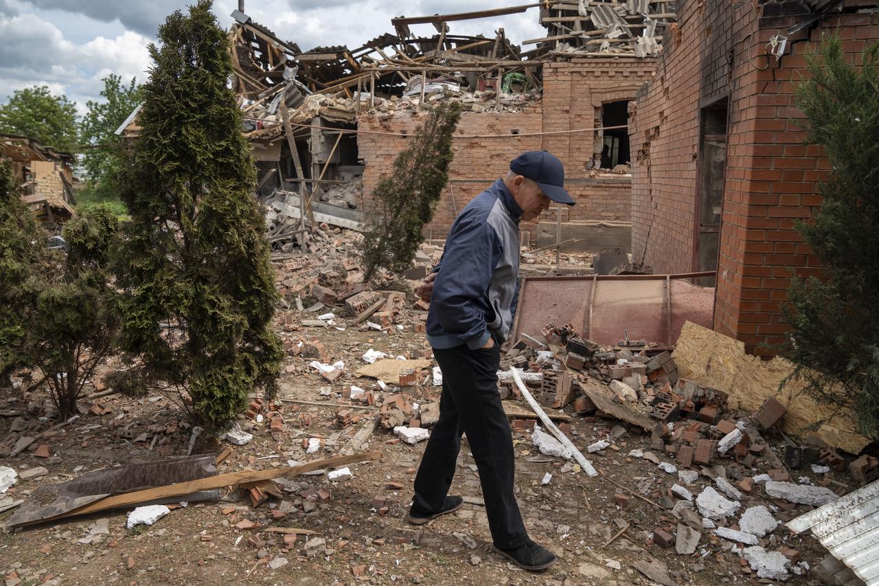 DRUZHKIVKA, UKRAINE - MAY 19: View of a damaged residential area following a Russian missile attack in Druzhkivka, Donetsk region, Ukraine, May 19, 2025. The Russian attack caused significant damage to the building and houses in the area. ( Jose Colon  - Anadolu Agency )