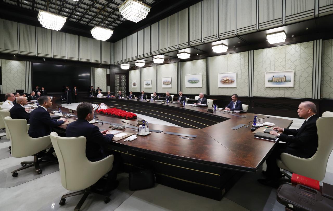 ANKARA, TURKIYE - MAY 22: (----EDITORIAL USE ONLY - MANDATORY CREDIT - TURKISH PRESIDENCY / MURAT CETINMUHURDAR / HANDOUT - NO MARKETING NO ADVERTISING CAMPAIGNS - DISTRIBUTED AS A SERVICE TO CLIENTS----) Turkish President Recep Tayyip Erdogan (C) chairs the National Security Council (NSC) meeting in Ankara, Turkiye on May 22, 2025. ( TUR Presidency/Murat Cetinmuhurdar - Anadolu Agency )