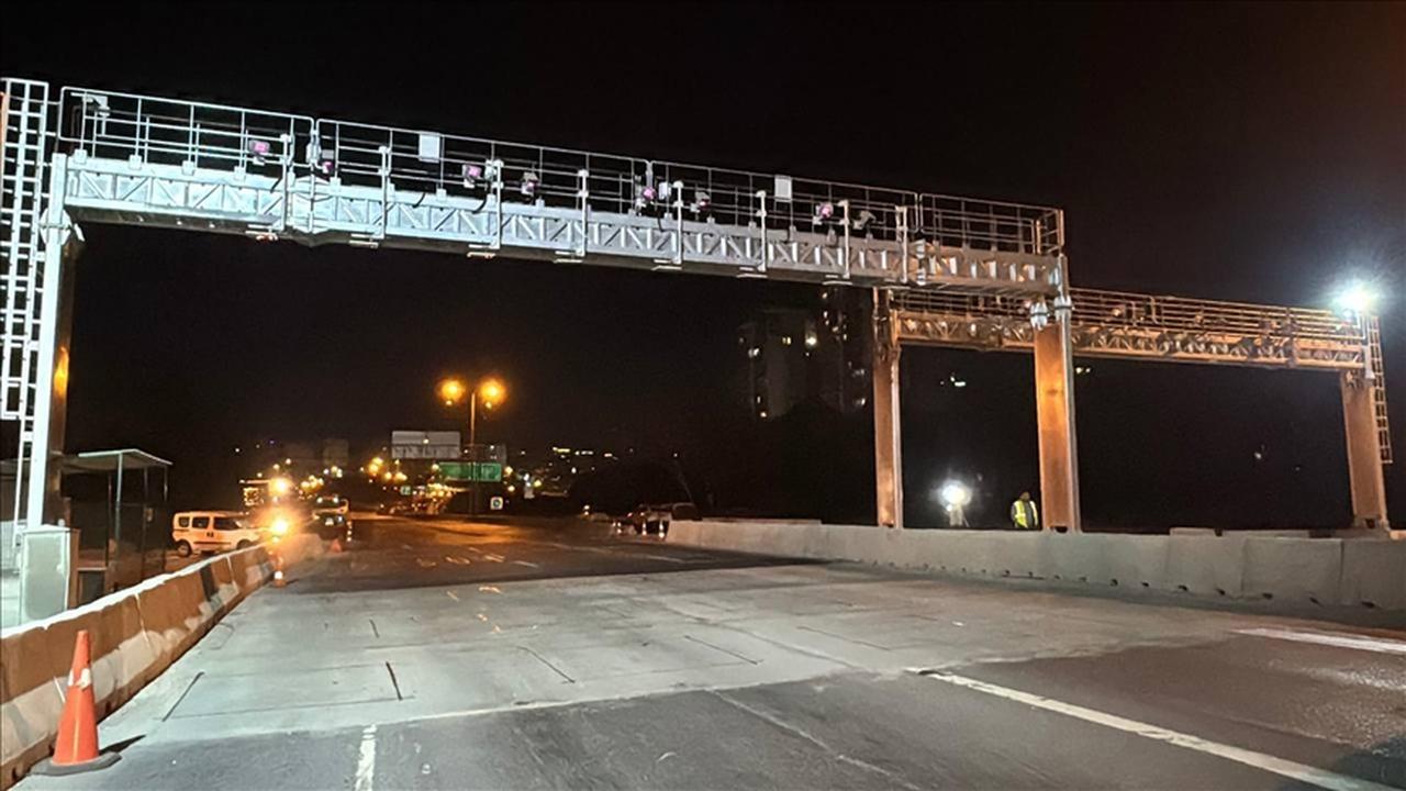 Avcilar toll booth entrance, Istanbul, Türkiye. (AA Photo)