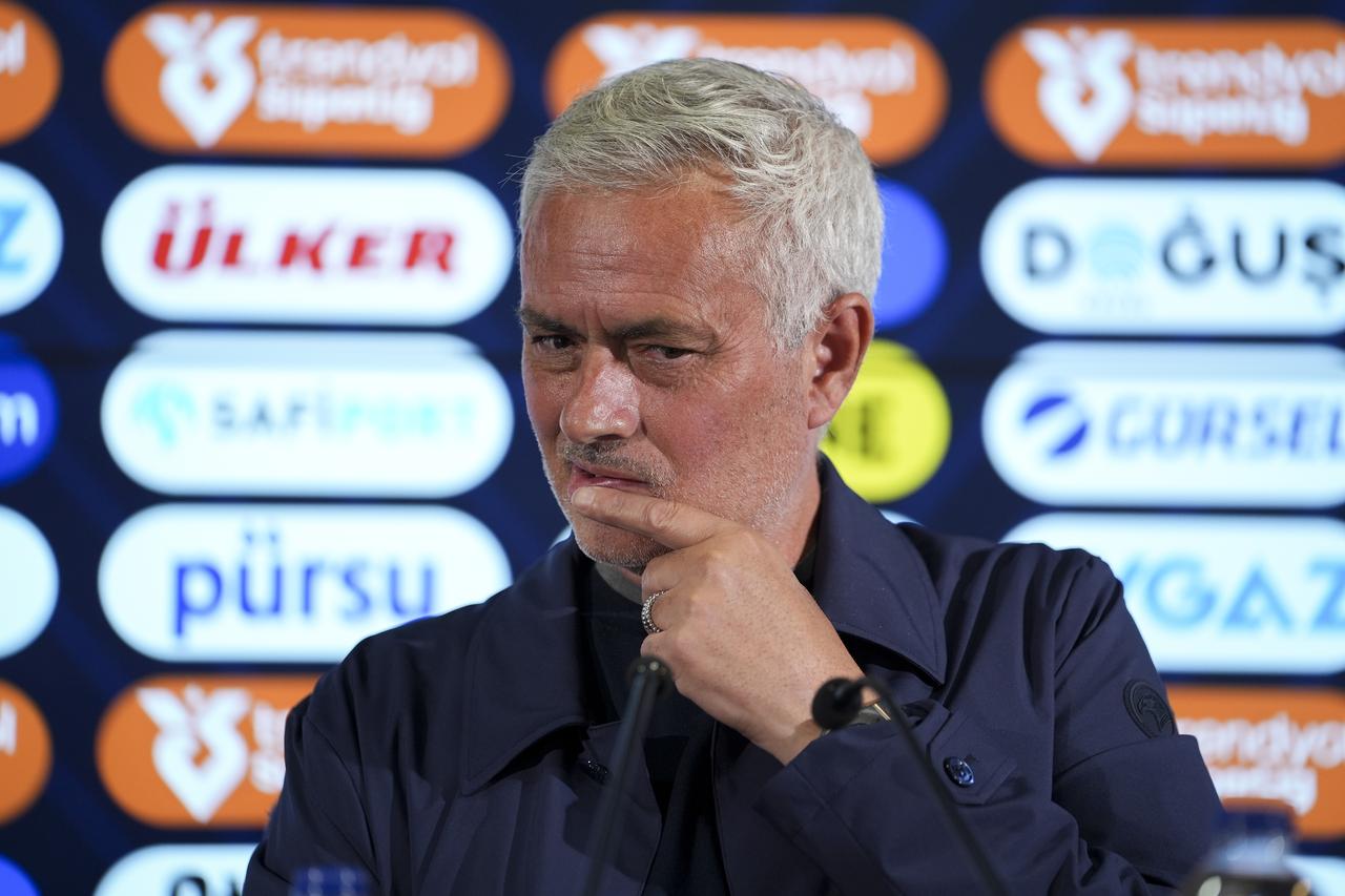 Head Coach Jose Mourinho of Fenerbahce speaks during the press conference following the Turkish Super Lig week 36 football match between Fenerbahce and Ikas Eyupspor at Ulker Stadium in Istanbul, Turkiye, on May 18, 2025. (AA Photo)