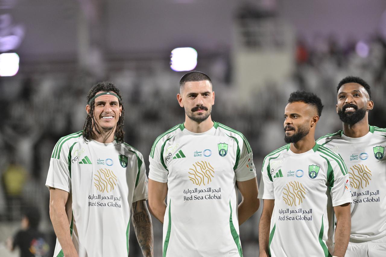 Merih Demiral of Al Shabab (2nd L) in action during the Saudi Pro League week 31 football match between Al Shabab and Al Ahli at Prince Khalid bin Sultan Stadium in Riyadh, Saudi Arabia, on May 11, 2025. (AA Photo)
