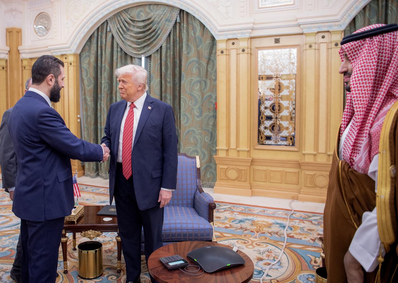 US officially lifts sanctions on Syria, paving way for investment