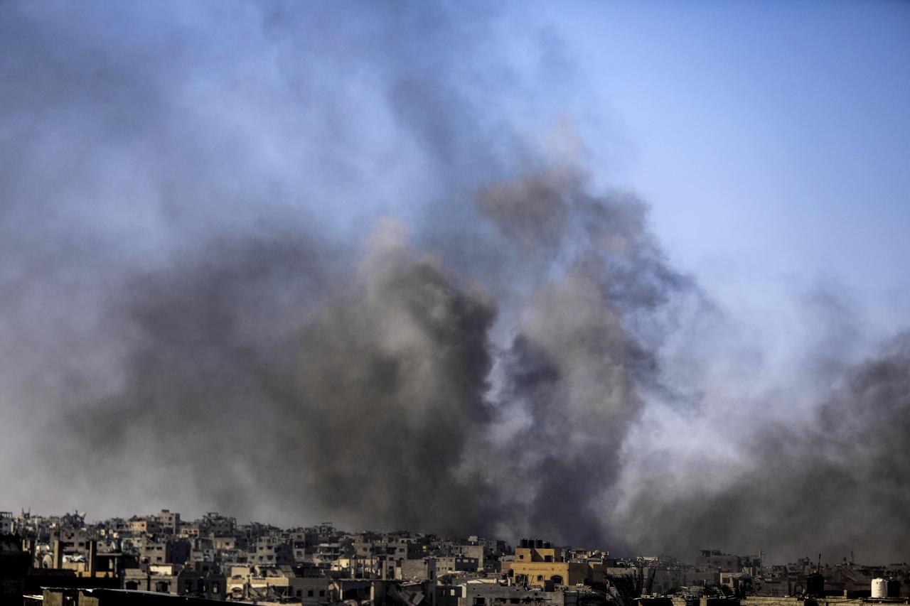 GAZA CITY, GAZA - MAY 24: Smoke rises after an Israeli attack on Jabalia Refugee Camp on Gaza City, Gaza on May 24, 2025. ( Mahmoud ?ssa - Anadolu Agency )
