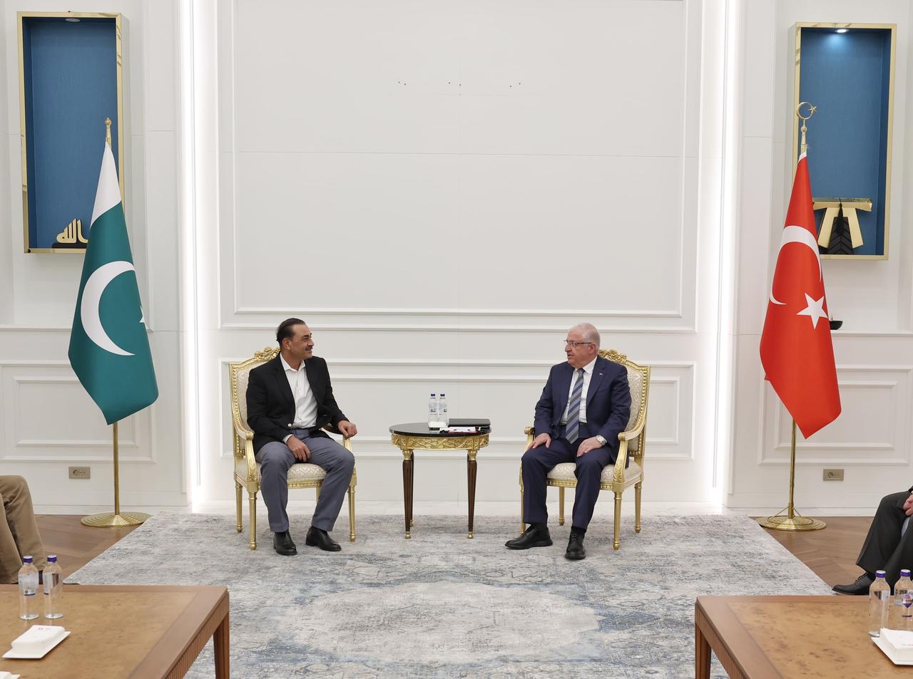 Türkiye, Pakistan hold high-level military talks
