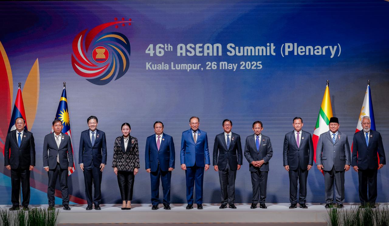 Laos PM Sonexay Siphandone, Myanmars Permanent Secretary of Foreign Affairs Aung Kyaw Moe, Singapore's PM Lawrence Wong, Thailands PM Paetongtarn Shinawatra, Vietnams PM Pham Minh Chinh, Malaysias PM Anwar, Ibrahim, Philippines President Ferdinand Marcos Jr, Bruneis Sultan Hassanal Bolkiah, Cambodias PM Hun Manet, Indonesian President Probowo Subianto and PM of Timor-Leste Xanana Gusmao pose for a group photo as they attend the 46th ASEAN Summit, at the Kuala Lumpur Convention Centre in Kuala Lumpur, Malaysia on 26 May, 2025. (AA Photo)