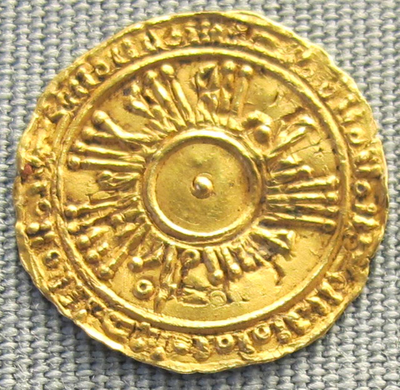Tarì of Gisulf I modeled on a Fatimid dinar, from 946–977. (Photo via Wikimedia)