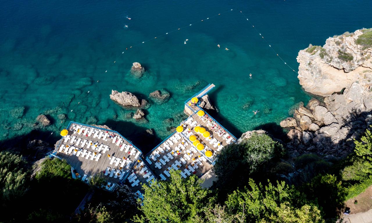 While Turkey ranks third in the world with 577 Blue Flag beaches, 29 marinas, 8 individual yachts, and 18 tourist boats, Antalya — known as the "capital of tourism" — has become Türkiye's Blue Flag champion. (AA Photo)