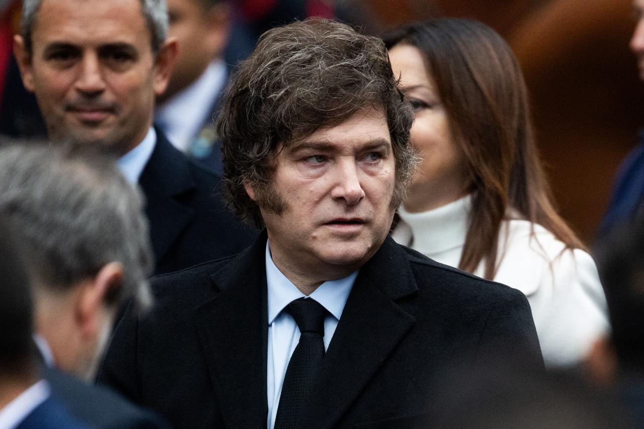 Argentinas President Javier Milei walks from the Casa Rosada Presidential Palace to the Buenos Aires Cathedral on May 25, 2025. (AFP Photo)