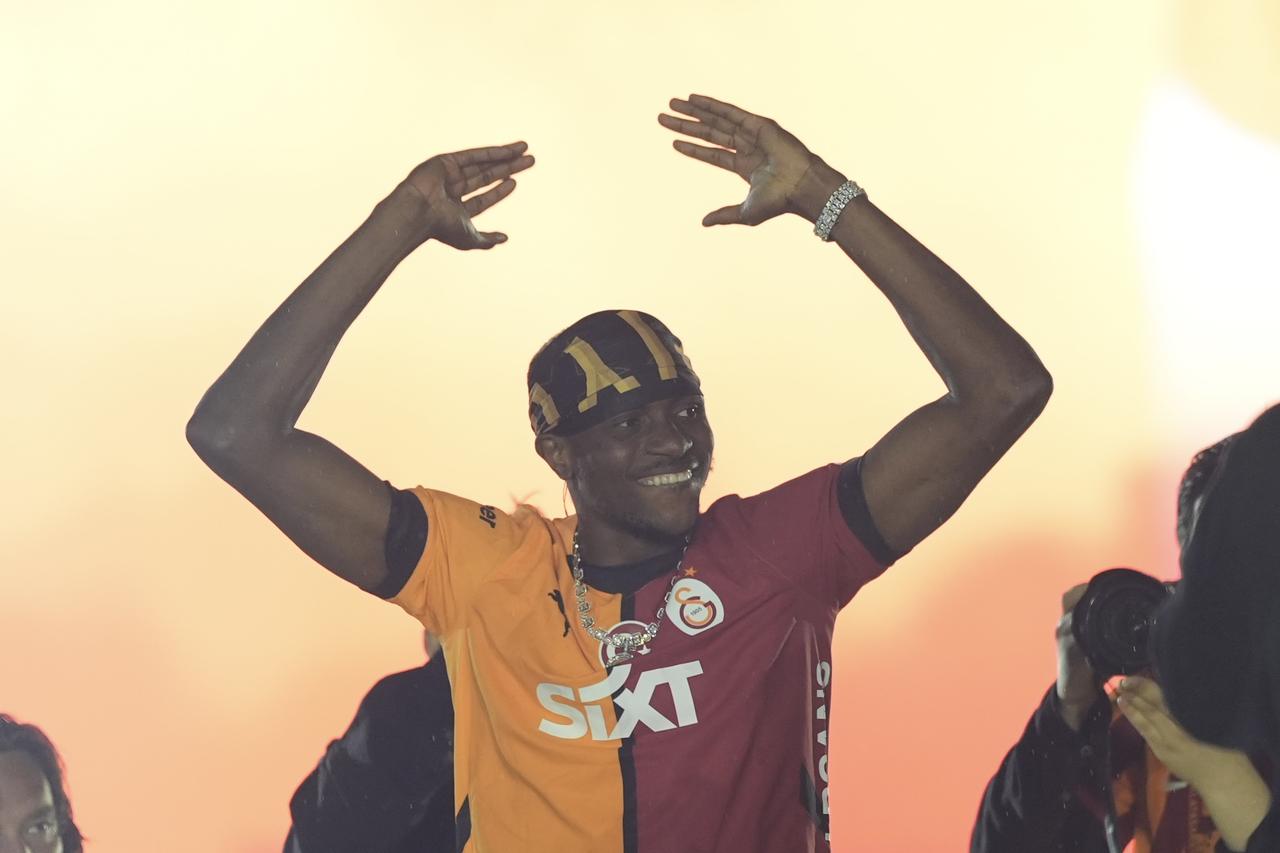 Victor Osimhen of Galatasaray greets the fans gathered at Yenikapi Event Area to celebrate their team’s 2024-2025 Turkish Super Lig championship in Istanbul, Turkiye on May 25, 2025. (AA Photo)