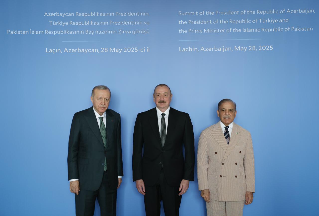 President Recep Tayyip Erdogan, Azerbaijani President Ilham Aliyev and Pakistani Prime Minister Shehbaz Sharif hold a trilateral meeting in Lachin, Azerbaijan, on May 28, 2025. (TUR Presidency / Murat Kula - Anadolu Agency)
