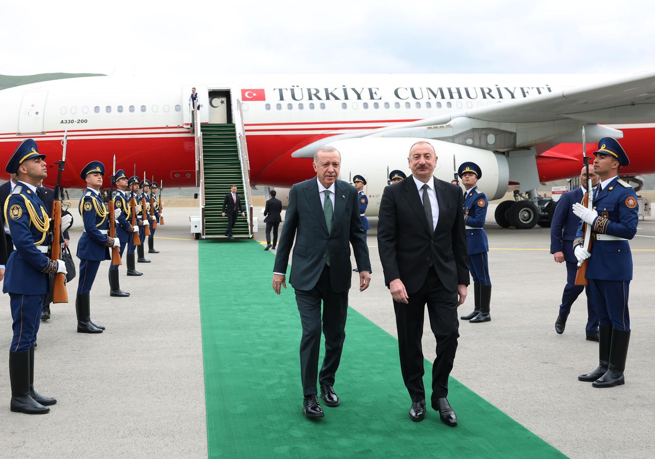 LACHIN, AZERBAIJAN - MAY 28: (----EDITORIAL USE ONLY – MANDATORY CREDIT -  TURKISH PRESIDENCY / MURAT KULA / HANDOUT  - NO MARKETING NO ADVERTISING CAMPAIGNS - DISTRIBUTED AS A SERVICE TO CLIENTS----) Azerbaijani President Ilham Aliyev welcomes Turkish President Recep Tayyip Erdogan on May 28, 2025 at Lachin International Airport in the Azerbaijani city of Lachin, which was liberated from Armenia by the Azerbaijani army. ( TUR Presidency / Murat Kula - Anadolu Agency )