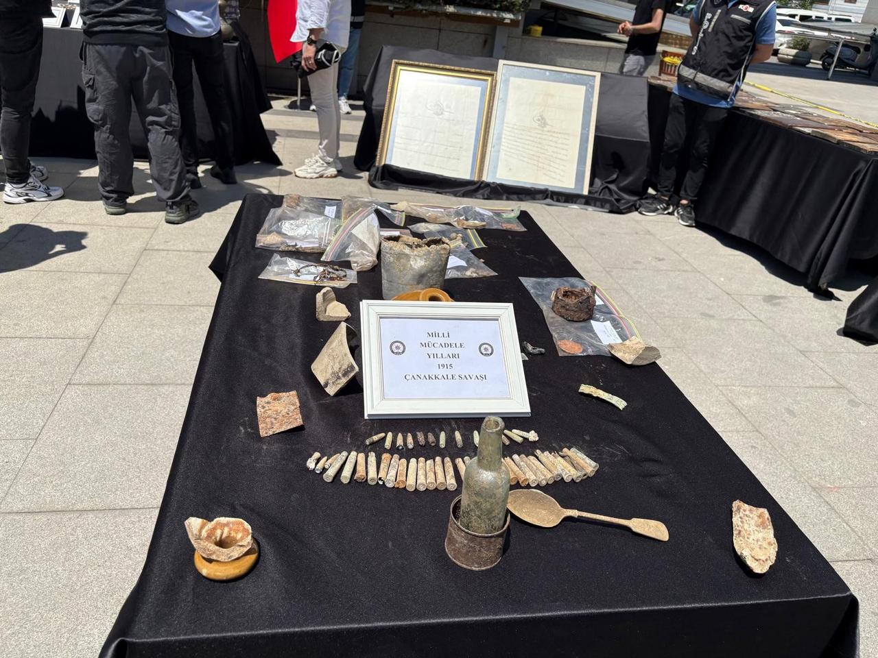 Artifacts seized from an Australian national attempting to smuggle them during an antiquities operation in Istanbul, Türkiye, 28 May 2025. (IHA Photo)