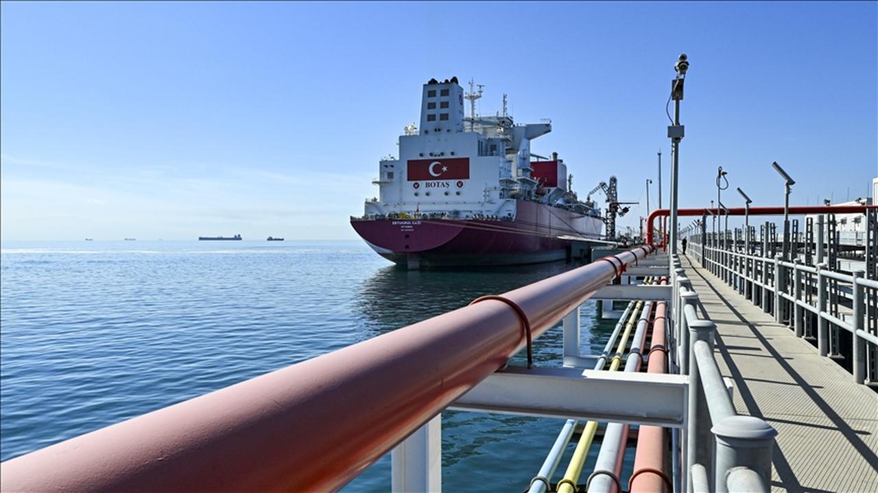 A liquefied natural gas (LNG) carrier operated by state-owned energy firm BOTAS docks at a terminal for unloading in Türkiye, accessed on May 29, 2025. (AA Photo)
