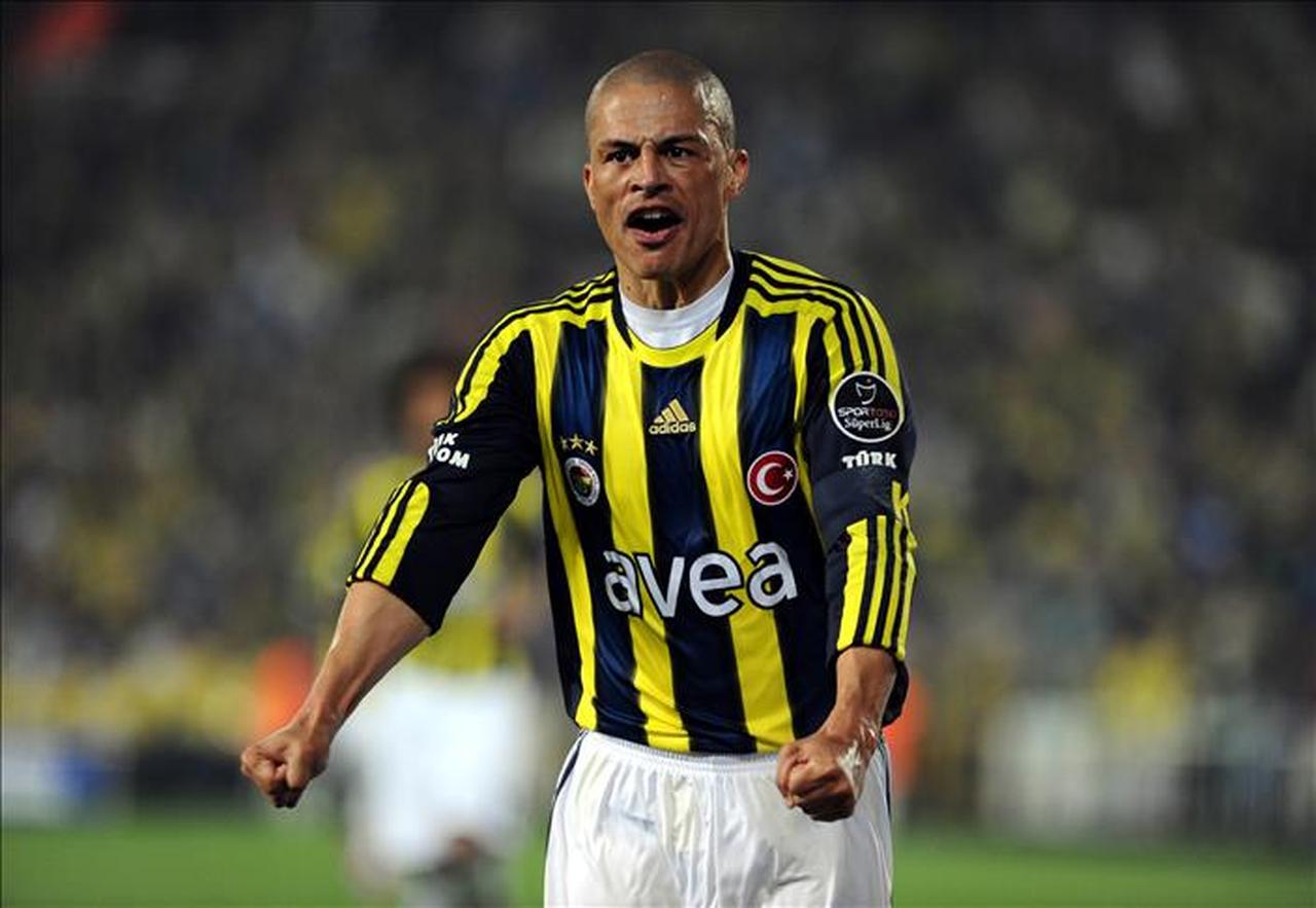 Trendyol Süper Ligin 34. haftas?nda Galatasaray ile Net Global Sivasspor tak?mlar? RAMS Parkta kar??la?t?. Galatasaray oyuncusu Victor Osimhen kar??la?ma sonras? galibiyet sevinci ya?ad?. ( Abdülhamid Ho?ba? - Anadolu Ajans? )