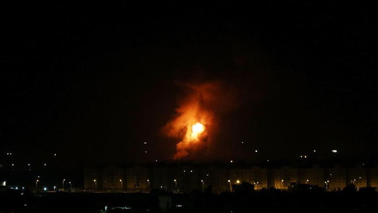 An Israeli fighter jet fires a rocket as it flies over an area near the Syrian capital Damascus on April 30, 2025. Syrian state media said Israel conducted strikes on April 30, outside Damascus where deadly sectarian clashes between security forces and local Druze fighters erupted overnight. (Photo by Bakr ALKASEM / AFP)