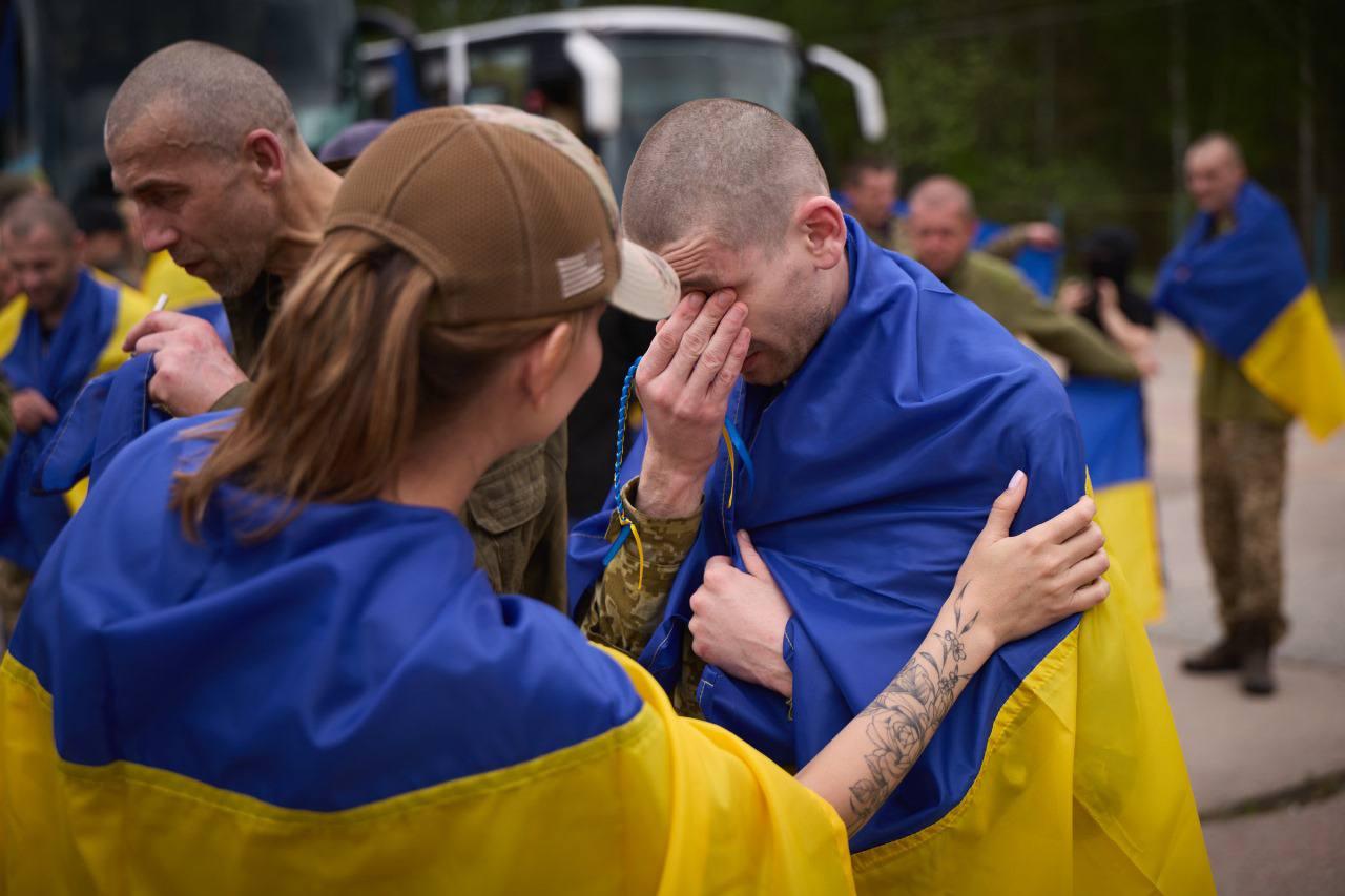 UKRAINE - MAY 24: (----EDITORIAL USE ONLY - MANDATORY CREDIT - UKRAINIAN PRESIDENCY / HANDOUT - NO MARKETING NO ADVERTISING CAMPAIGNS - DISTRIBUTED AS A SERVICE TO CLIENTS----) Another 307 Ukrainian soldiers are returned to Ukraine after the Russian Defense Ministry announced on Saturday that Moscow and Kyiv had exchanged 307 servicemen each in the second round of a large-scale swap carried out under the terms of an agreement reached in Istanbul last week in Ukraine on May 24, 2025.  ( Ukrainian Presidency - Anadolu Agency )