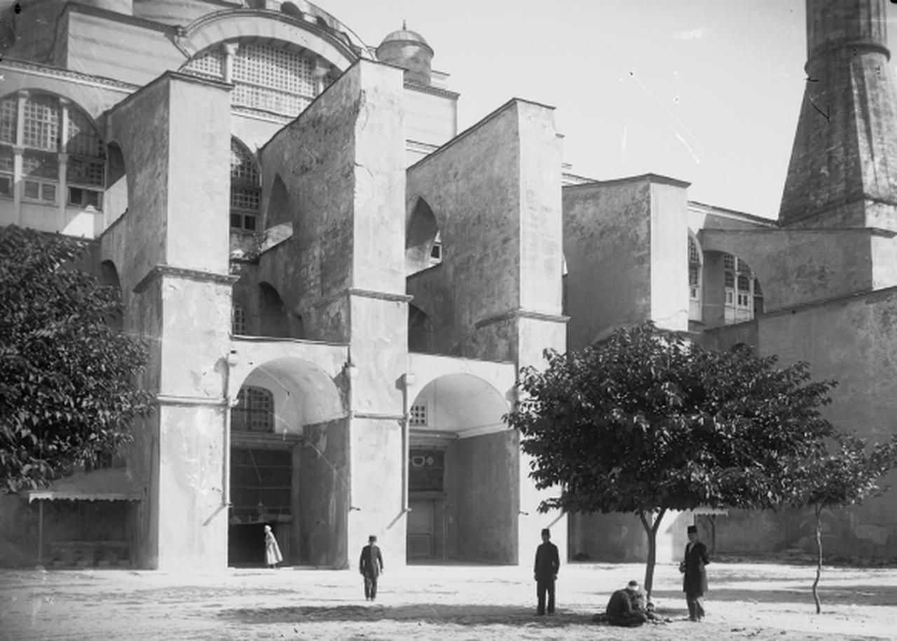 Pre-excavation view of Hagia Sophia, Istanbul, Türkiye. (Photo via German Archaeological Institute Archives, D-DAI-IST-4568)
