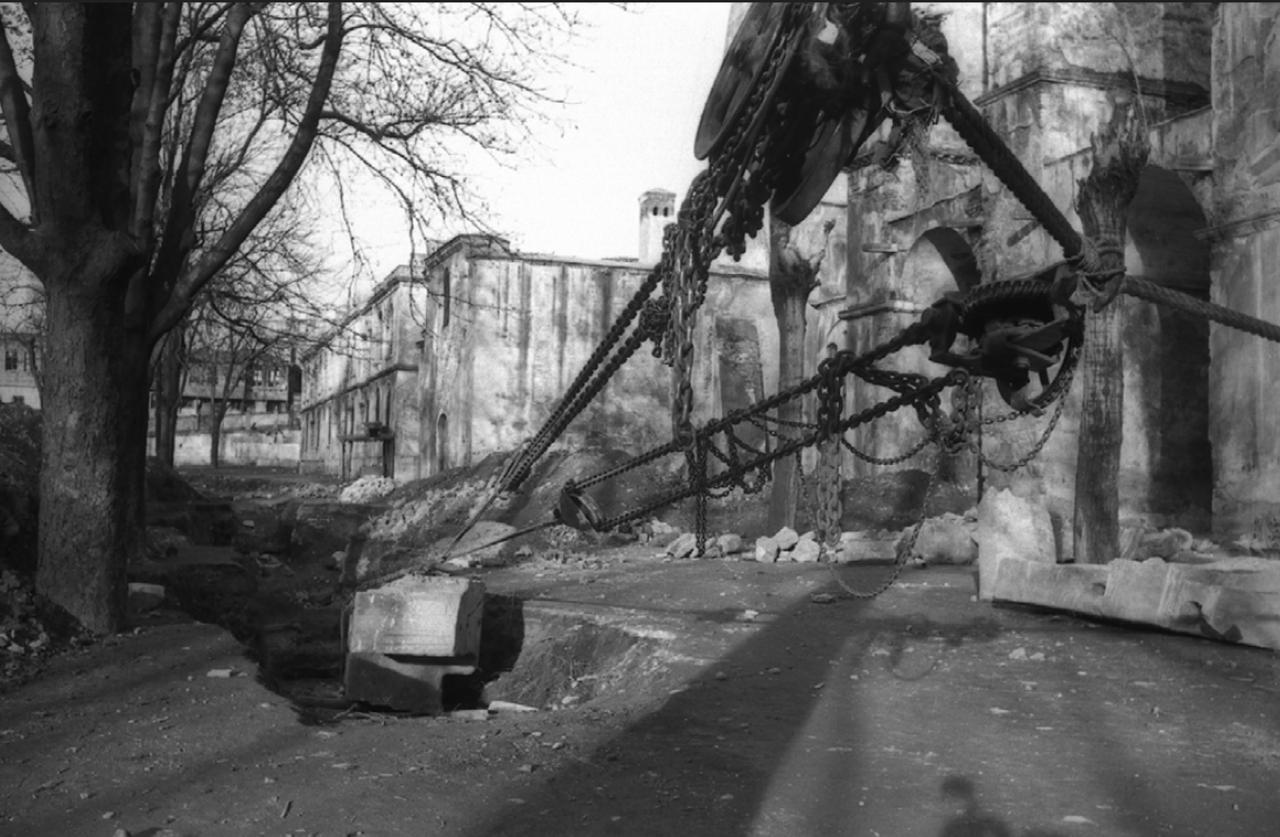 Crane set up for archaeological works at Hagia Sophia, Istanbul, Türkiye. (Photo via German Archaeological Institute Archives, D-DAI-IST-KB1213)