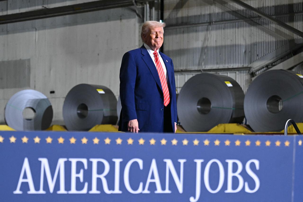 US President Donald Trump arrives to speak during a visit to US Steel - Irvin Works in West Mifflin, Pennsylvania, on May 30, 2025. (AFP Photo)
