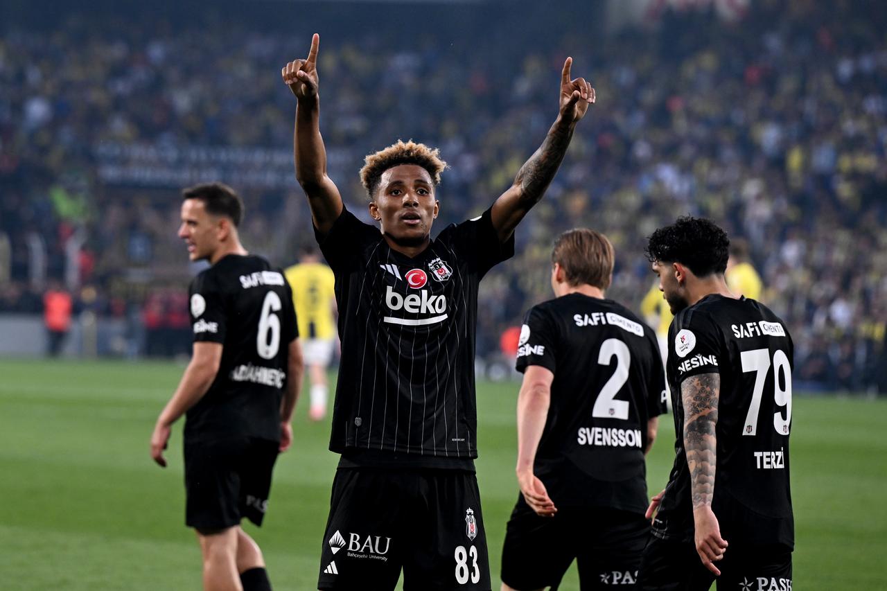 Besiktas secures historic win over Fenerbahce, title race slips away for hosts