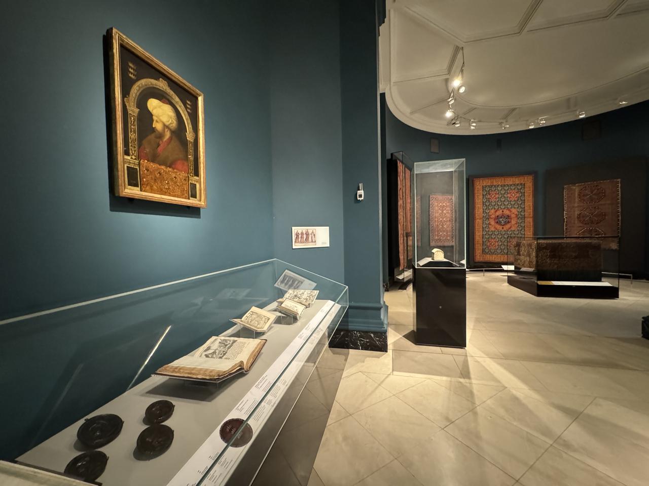Sultan Mehmed II’s portrait and medallions captivate UK visitors