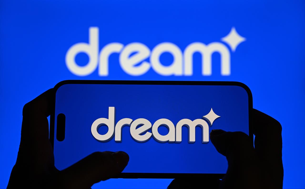 ANKARA, TURKIYE - MAY 1: In this photo illustration the logo of Royal Kingdom is being displayed on a laptop screen and the logo of Dream Games is being displayed on a smart phone in Ankara, Turkiye on May 1, 2025. ( Hakan Nural - Anadolu Agency )