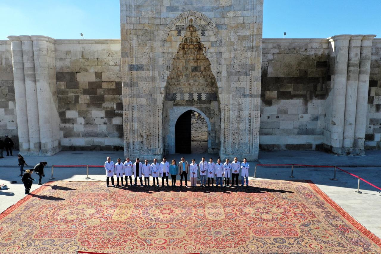 Iconic Hereke carpet revived in Aksaray, on its way back to Netherlands