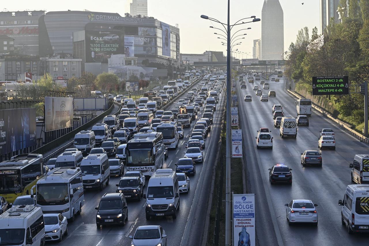 Istanbul's highways are typically congested, causing heavy traffic jam during rush hour, Istanbul, Türkiye, April, 15. 2024. (AA Photo)