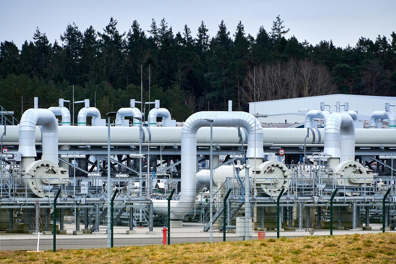 EU sets 2027 deadline to end Russian gas imports in two-stage plan