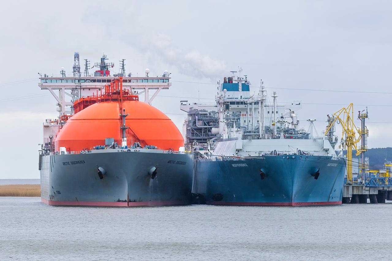 LNG tanker Arctic Discoverer and FSRU vessel Independence docked at the Klaipėda import terminal in Lithuania, on October 20, 2022. (Adobe Stock Photo)