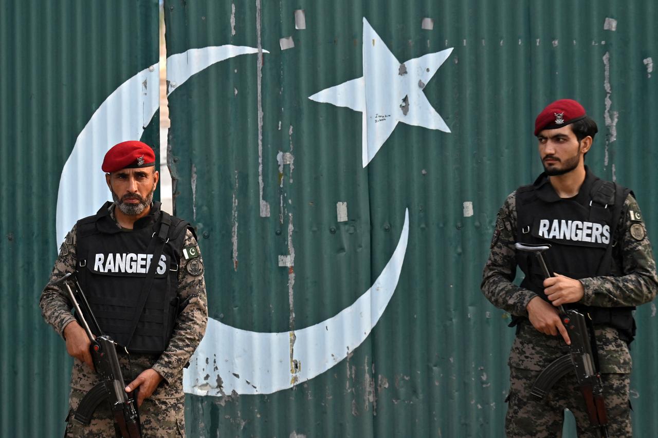 Pakistan authorizes military response to India's missile attacks