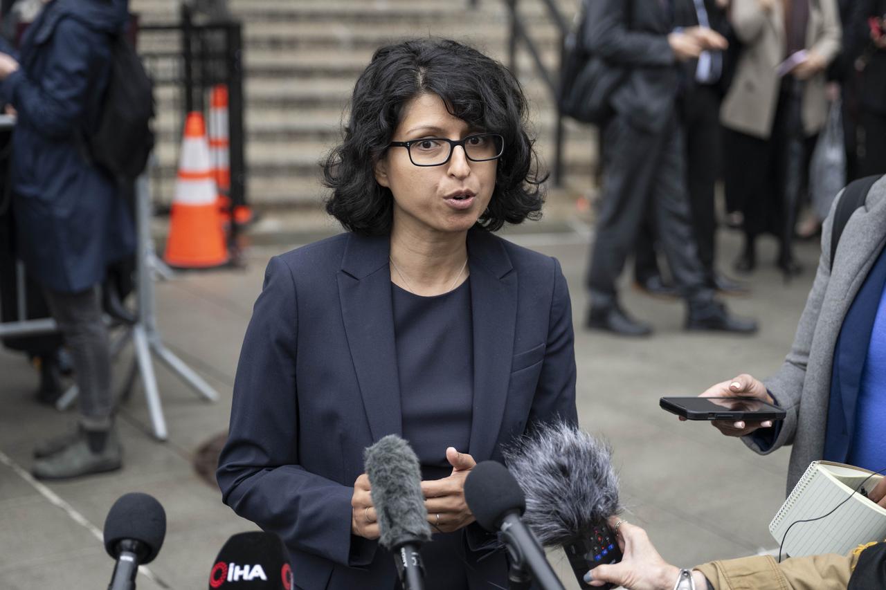 NEW YORK, UNITED STATES - MAY 06: People take part in a rally and a protest in solidarity with Rumeysa Ozturk and Mohsen Mahdawi outside New York Federal Court as the court hears the U.S. government request to appeal the decisions in their cases in New York, United States on May 06, 2025. ( Mostafa Bassim - Anadolu Agency )