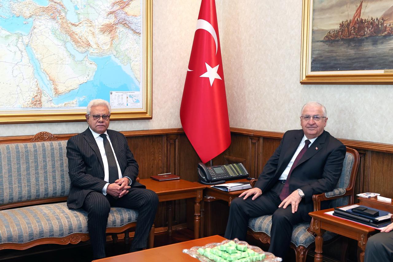 Turkish defense minister meets Pakistani envoy amid rising India-Pakistan tensions
