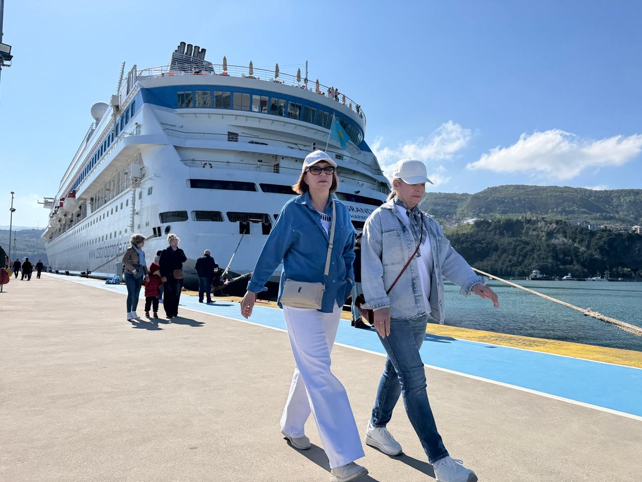 Türkiye expects 2M cruise passengers in 2025 as Kusadasi, Istanbul lead traffic
