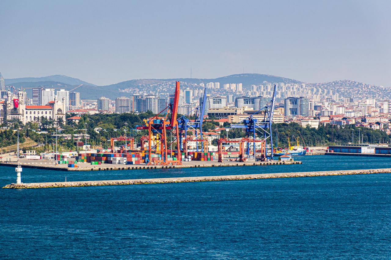 Haydarpasa Port handles container traffic in Istanbul, Türkiye on July 22, 2019. (Adobe Stock Photo)