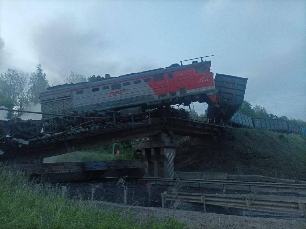 Railway bridge collapse kills 7 in western Russia near Ukraine border