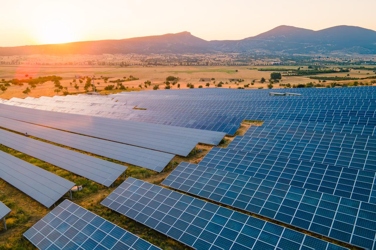 File photo shows solar panels stretching across open land, accessed on June 1, 2025. (Adobe Stock Photo)