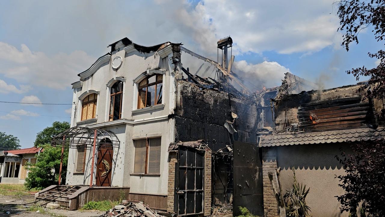 KHERSON, UKRAINE - JUNE 1: (----EDITORIAL USE ONLY - MANDATORY CREDIT - KHERSON REGIONAL MILITARY ADMINISTRATION OF UKRAINE / HANDOUT - NO MARKETING NO ADVERTISING CAMPAIGNS - DISTRIBUTED AS A SERVICE TO CLIENTS----) Aftermath of the Russian attack on Kherson, Ukraine on June 1, 2025. The Russian army launched a combined strike on the Dniprovskyi district of the city. A 71-year-old woman was killed, and two people were injured and hospitalized by medical personnel. ( Kherson Reg.Mil. Administration - Anadolu Agency )