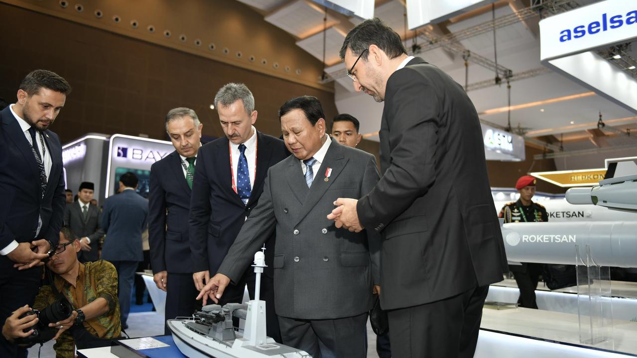 Indonesian President Prabowo Subianto visited the Roketsan stand on 11 June, 2025. (Photo via X/@Roketsan)