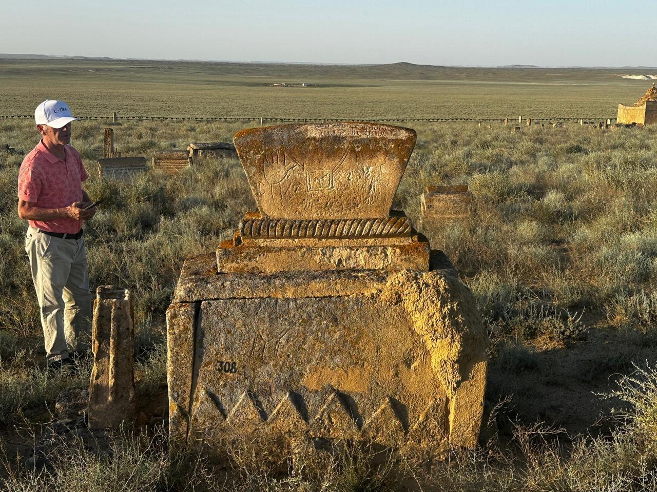 Ancient tombs are being documented as part of a project launched by Yesenov University, based in the city of Aktau—the administrative center of Kazakhstan’s Mangystau region on the Caspian Sea—and supported by Türkiye, June 11, 2025. (AA Photo)